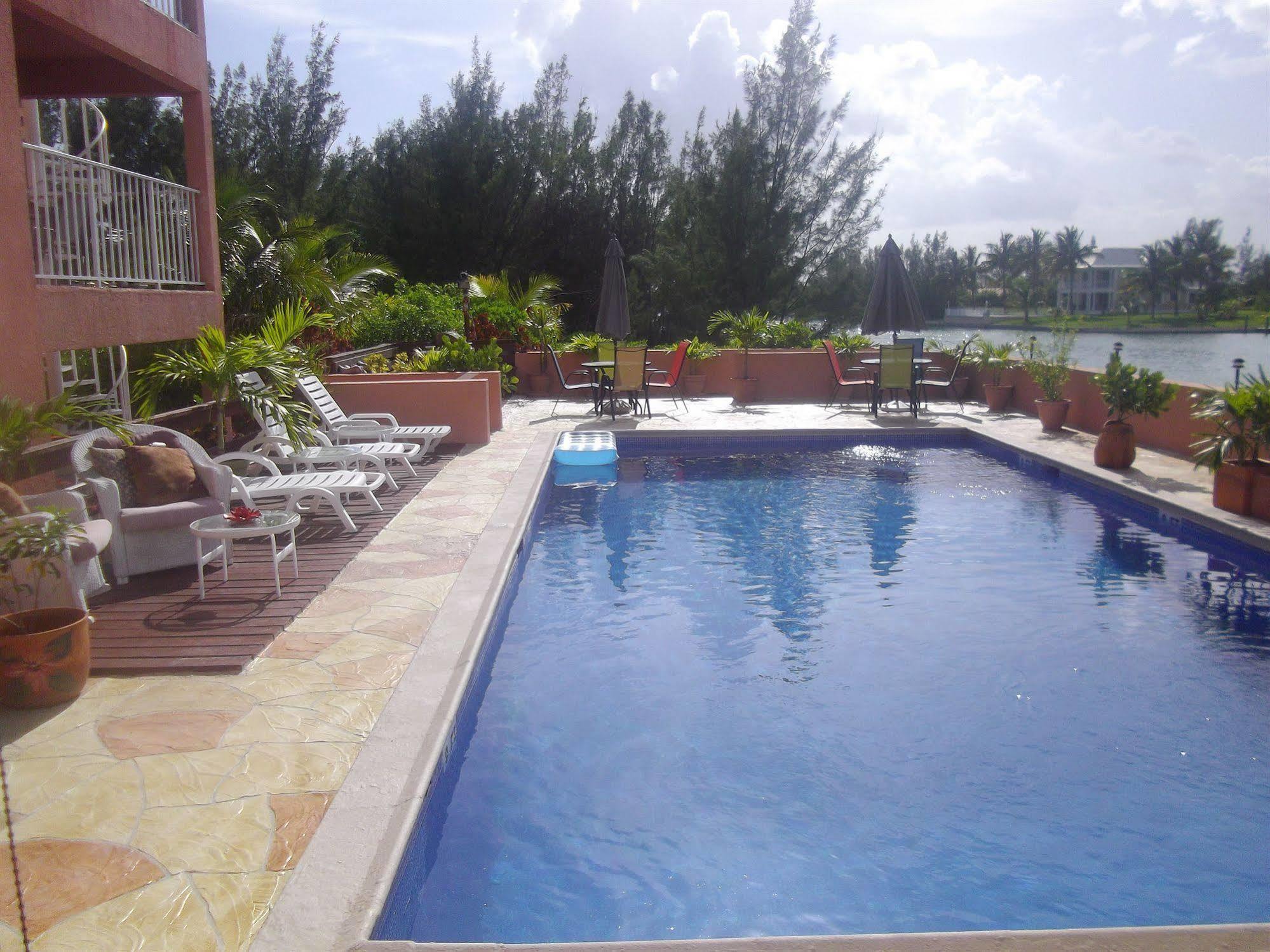 Dundee Bay Villas Freeport Exteriör bild